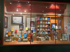 门口橱窗-西西弗书店(城西银泰城店)