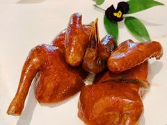 脆皮乳鸽-名佳荟