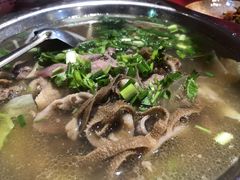 跷脚牛肉-谢老五跷脚牛肉·非遗传承店