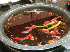 -茅草房·河畔园林火锅