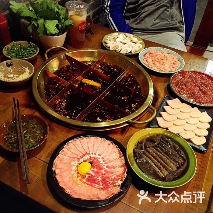私蜀老灶火锅(台湾街店)图片 - 第1张