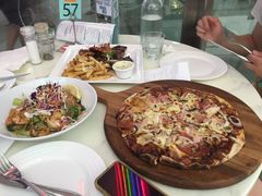 -12 Rocks Beach Bar Cafe