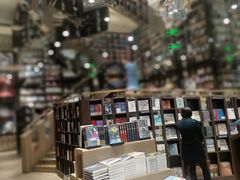 -钟书阁(群光广场店)