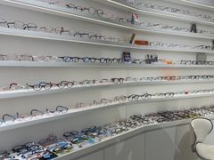 -美式眼镜·授权蔡司.依视路.尼康.豪雅.明月(南翔印象城店)