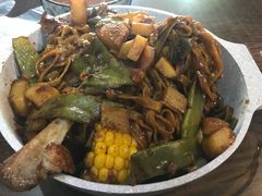 -内蒙焖面大盆骨餐馆(山大路店)