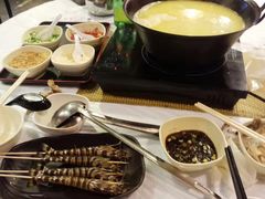 -鲜入围煮花胶鸡海鲜火锅