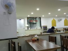 大堂-草桥清真牛肉锅贴扁食店