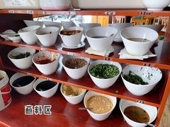 自助调料区-苗伯妈酸汤火锅