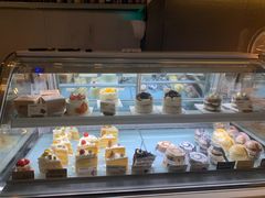 面包甜点陈列柜-烫面包·面包烘焙(绿地缤纷城店)