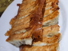 猪肉韭菜锅贴-大眼锅贴水饺(河东店)