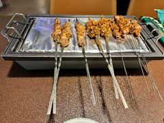 -曼听小寨海鲜烧烤·大连辣炒大王(盖州街店)