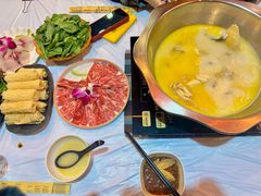 -鲜入围煮花胶鸡海鲜火锅