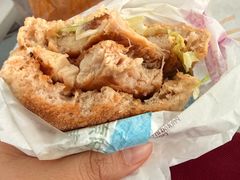 -麦当劳(上海虹桥站30B检票口楼上)