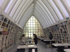 -钟书阁(松江泰晤士小镇店)