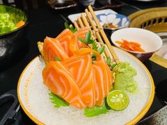 -山川小町·极番烧肉(新地假日广场店)
