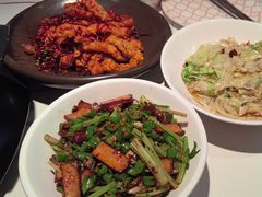 -阿瓦山寨·湘菜现炒·剁椒鱼头王(咸阳总店)