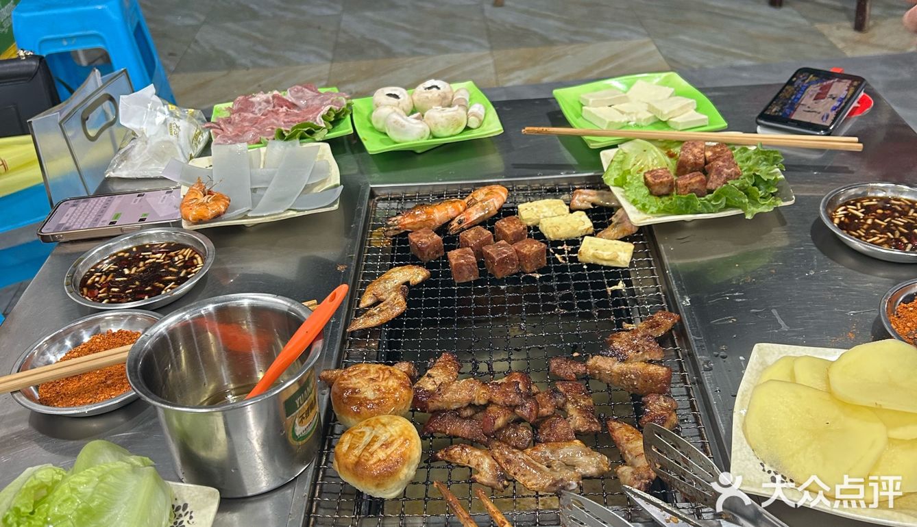玫瑰色牛肉片的诱惑