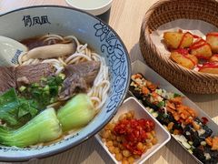 -俏凤凰(美林M·LIVE天地东座店)