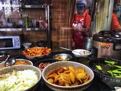 自助取餐区-西环肥仔螺蛳粉(总店)