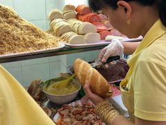 -Bánh Mì Huynh Hoa