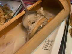 -香巴拉云南餐厅(华莱坞店)