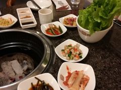 -韩宫宴炭火烤肉(中商世界里店)