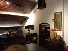 -Cuc Gach Quan Restaurant