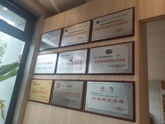 -赶海部落海鲜城(海阳路店)