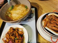 -哇蛙牛功夫面渝都料理(龙阳广场店)