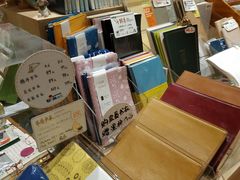 -猫的天空之城概念书店(杭州南宋御街店)