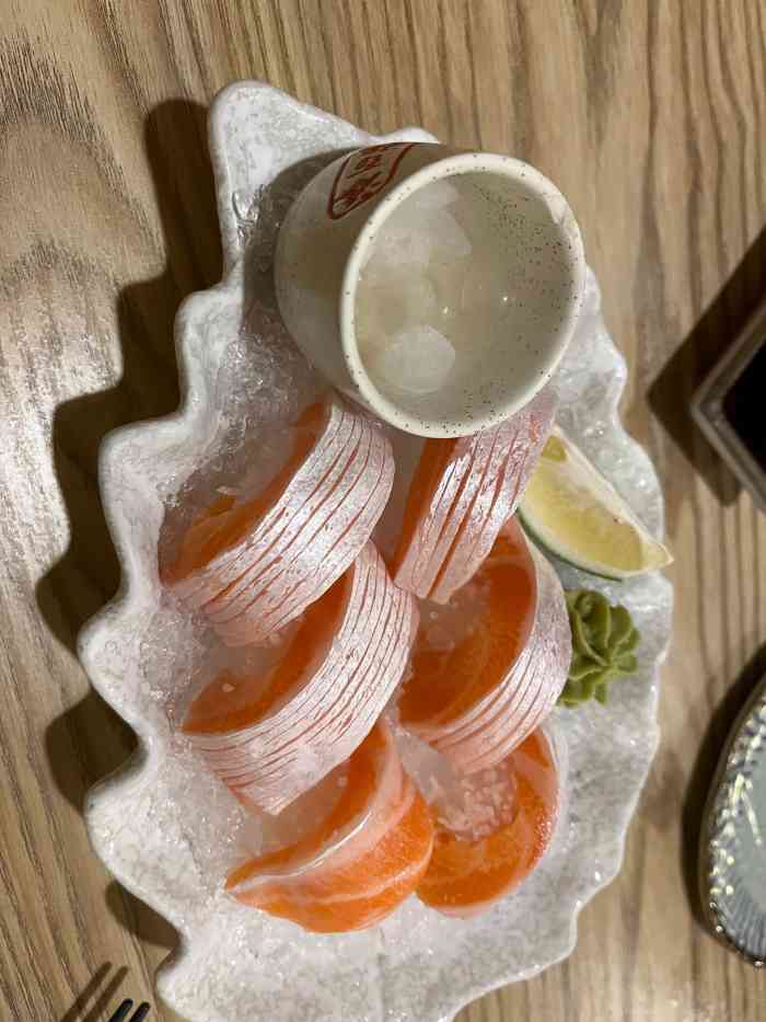 川禾刺身(光华东街店)-"公司门口一家日料,店面不大,环境还比较清.