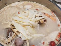 -三人行骨头王火锅(长寿店)