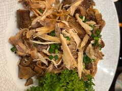 -帅巴人舅母子腊蹄民俗村