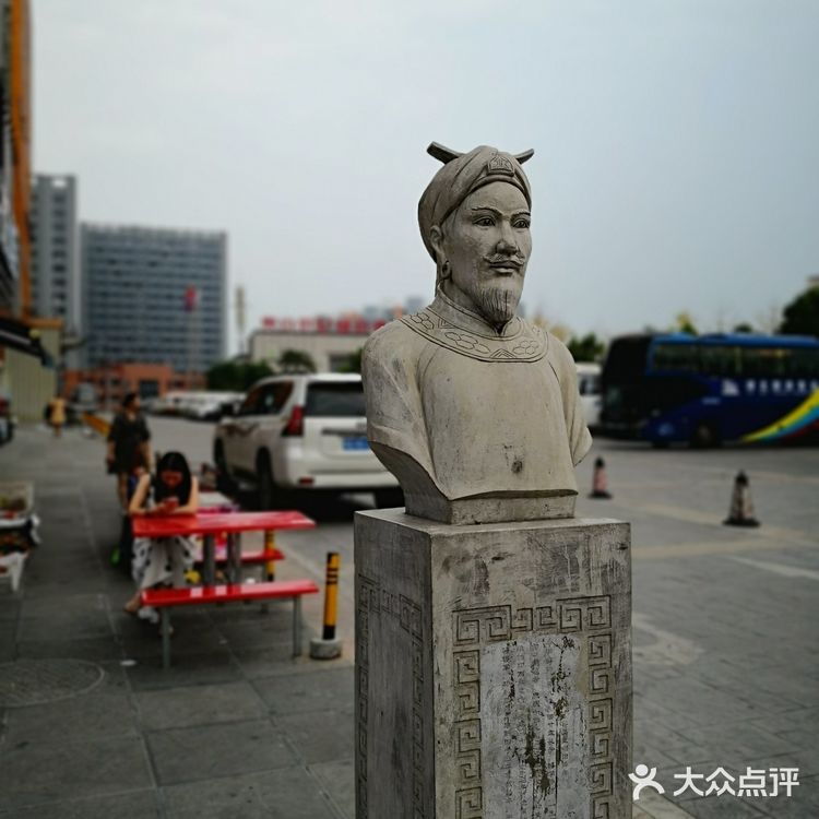 逛逛恩施民俗街