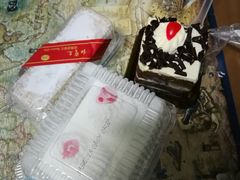 -红宝石·鲜奶小方·海派西点房(南丹店)