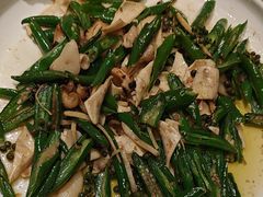 -八府香鸭·啫啫煲(华山路店)