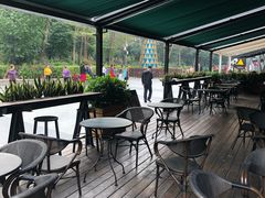 露天位-星巴克(深圳欢乐颂店)