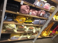 -名创优品(山东青岛市新业广场店)