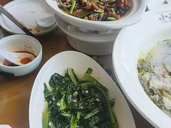 -严记小天府酸菜鱼(西四路店)