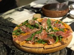 帕尔玛火腿配火箭生菜披萨-at cafe 意大利餐厅(集美店)