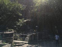-伍山石窟