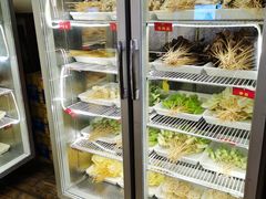 自助取餐区-拈签一笑黄牛肉辣卤串串