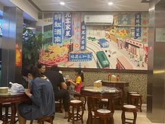 大堂-广信牛奶甜品世家(台东店)