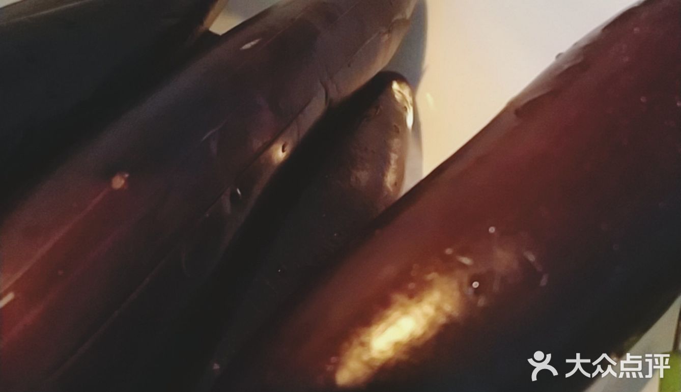 韭菜切末，和肉馅搅拌到一起