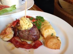 -Bamboo Bar & Grill Restaurant