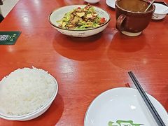 -湖南人家湘菜馆(镇江路店)