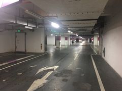 -悠方地下停车场