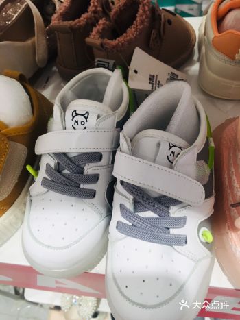 穿搭技巧之男宝宝秋天牛仔裤配什么鞋