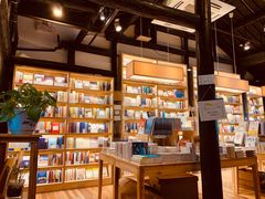 -猫的天空之城概念书店(杭州南宋御街店)