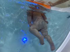 -蓝鲸奇亲子游泳俱乐部